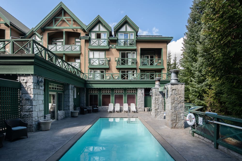 Pinnacle Hotel Whistler 写真