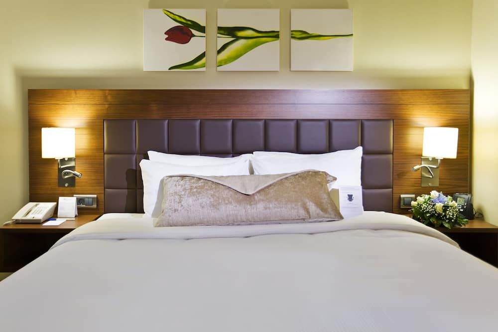 ヒルトン ガーデン イン キュタヒヤ 写真