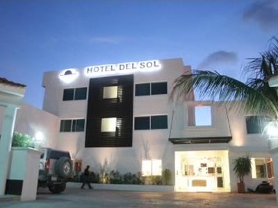 ホテル デル ソル 写真