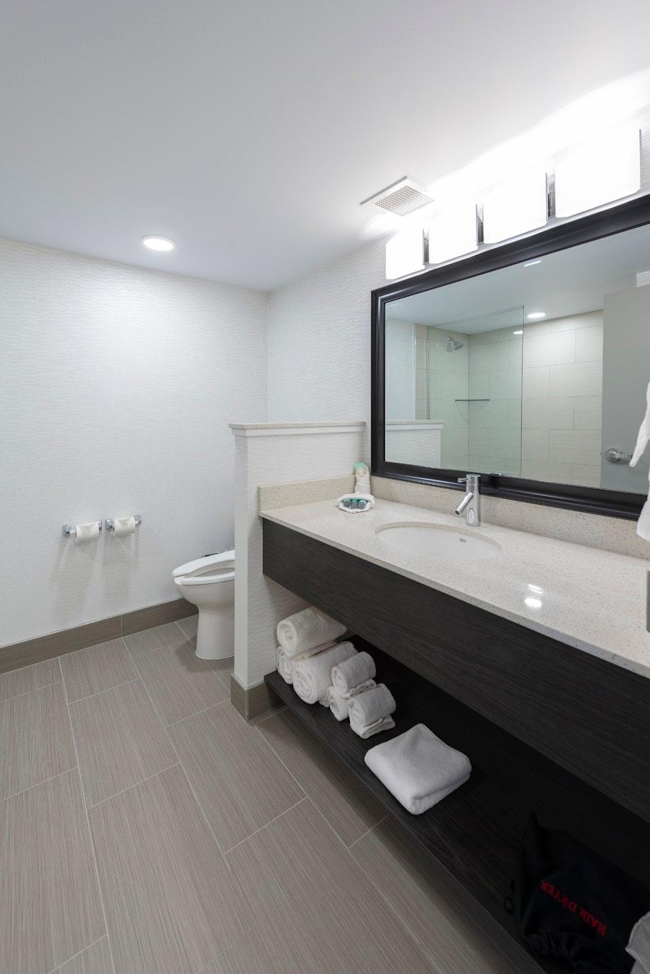 Prestige Treasure Cove Resort Prince George 写真