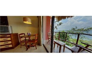 ホテル カミーノ レアル ティカル 写真