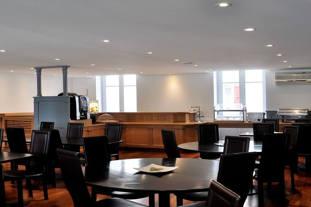 オテル コルベール 写真