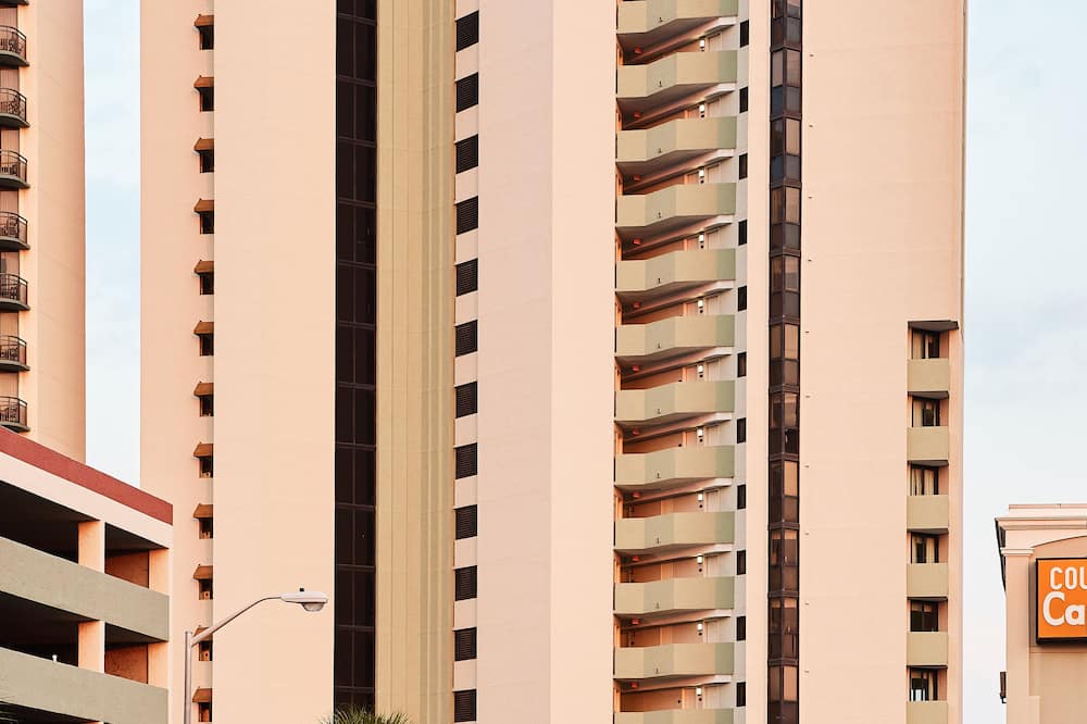 ザ ストランド ア ブティック リゾート 写真