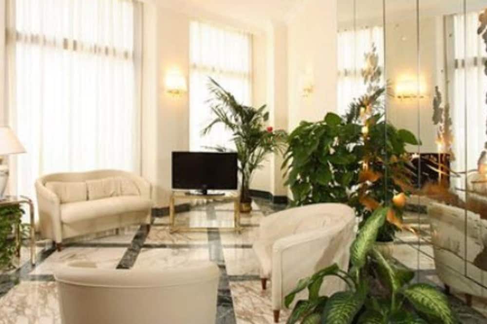 サン ジュスト ホテル 写真