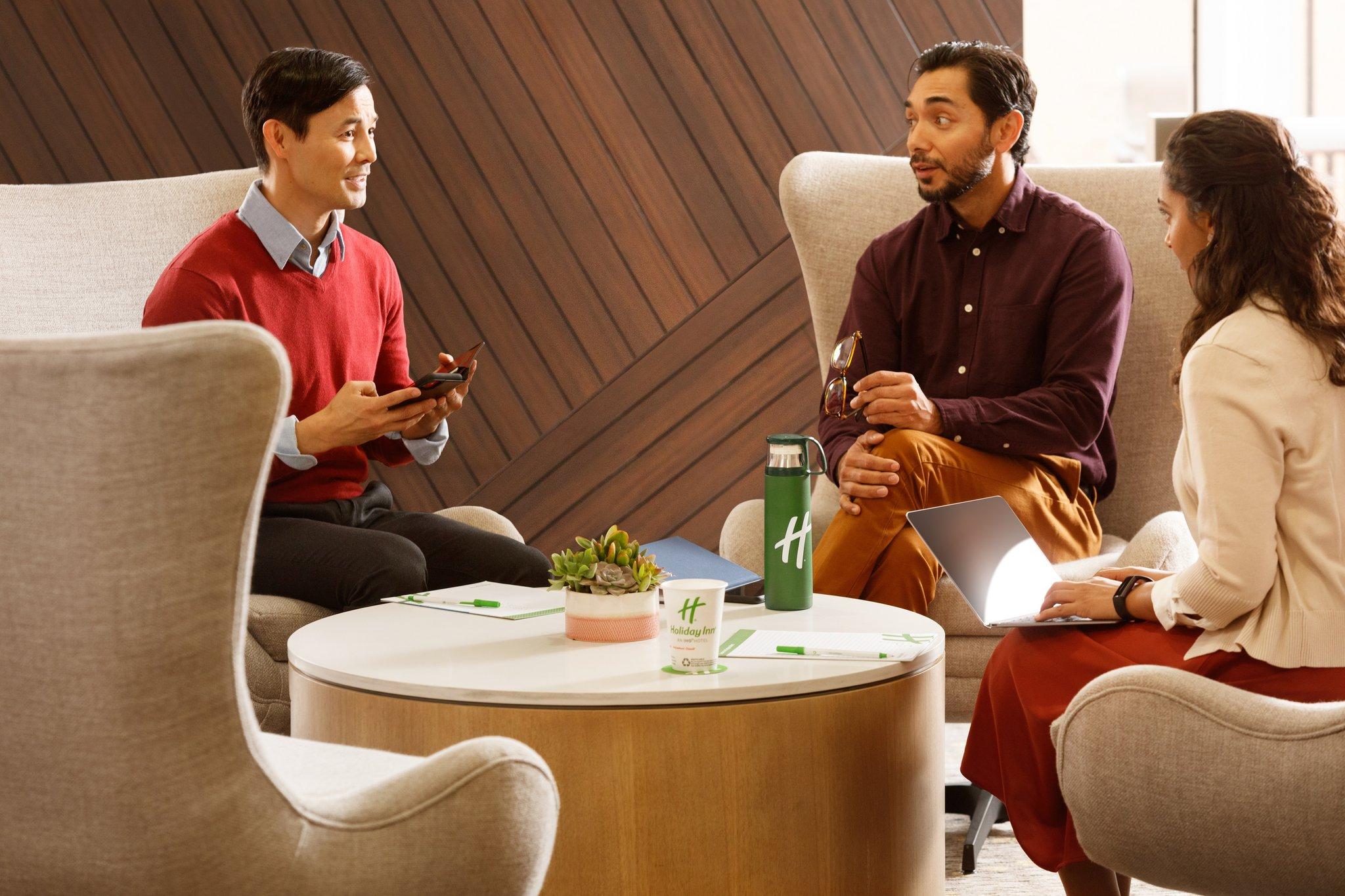 ホリデイ イン ダンデノン バイ IHG 写真