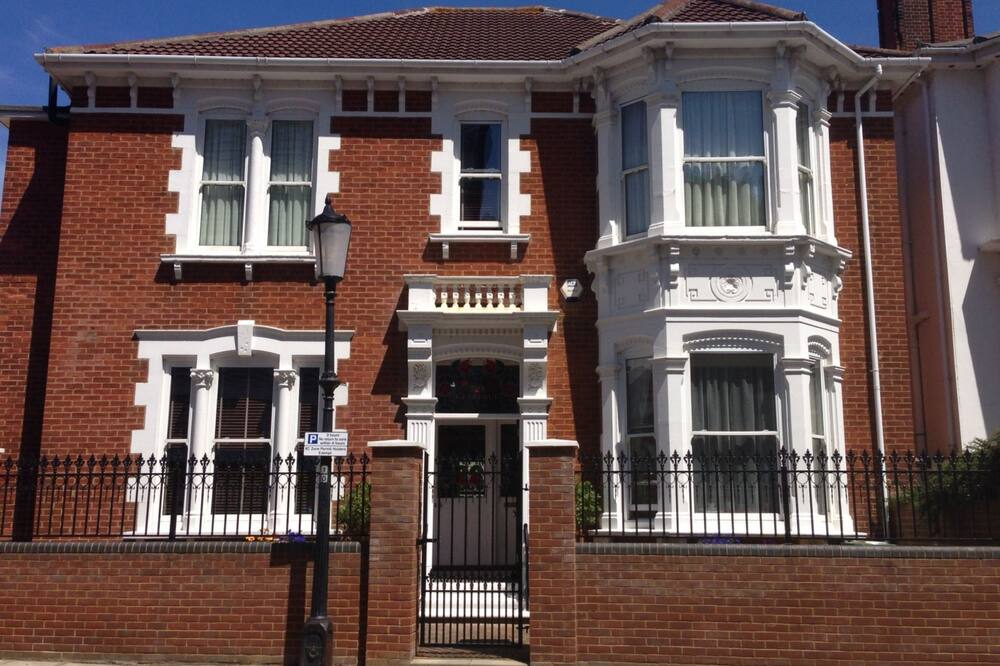 ザ クラレンス ブティック ルームズ 写真