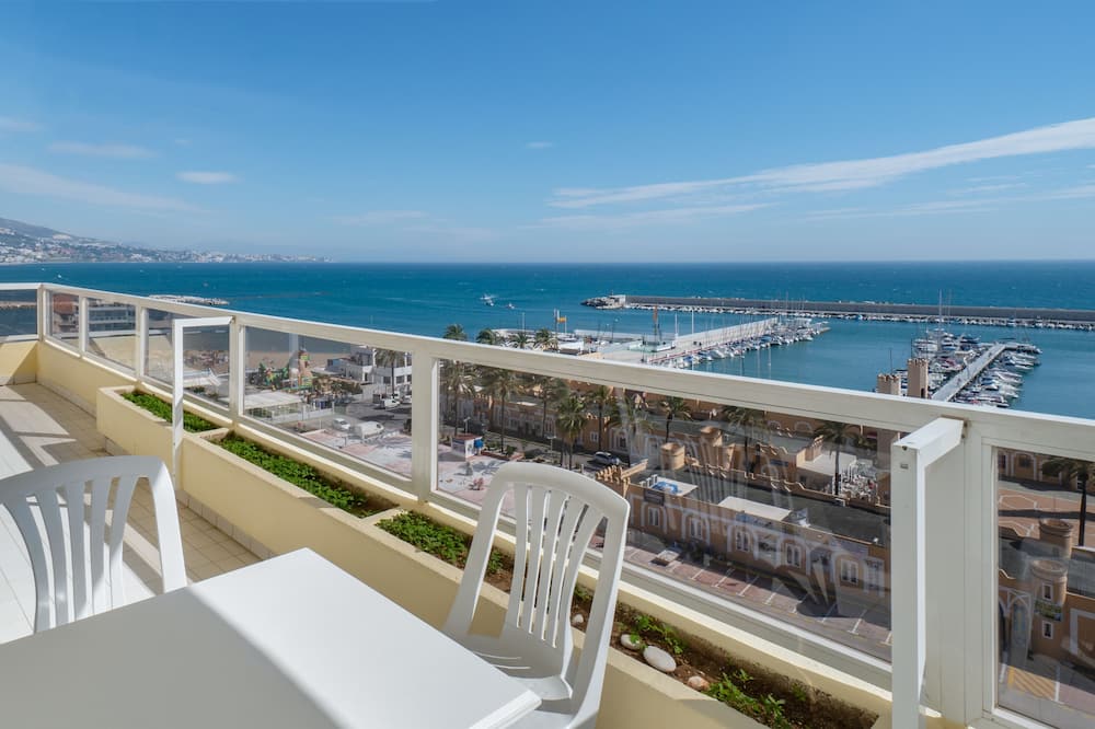 ホテル アパルタメントス Pyr フエンヒロラ 写真