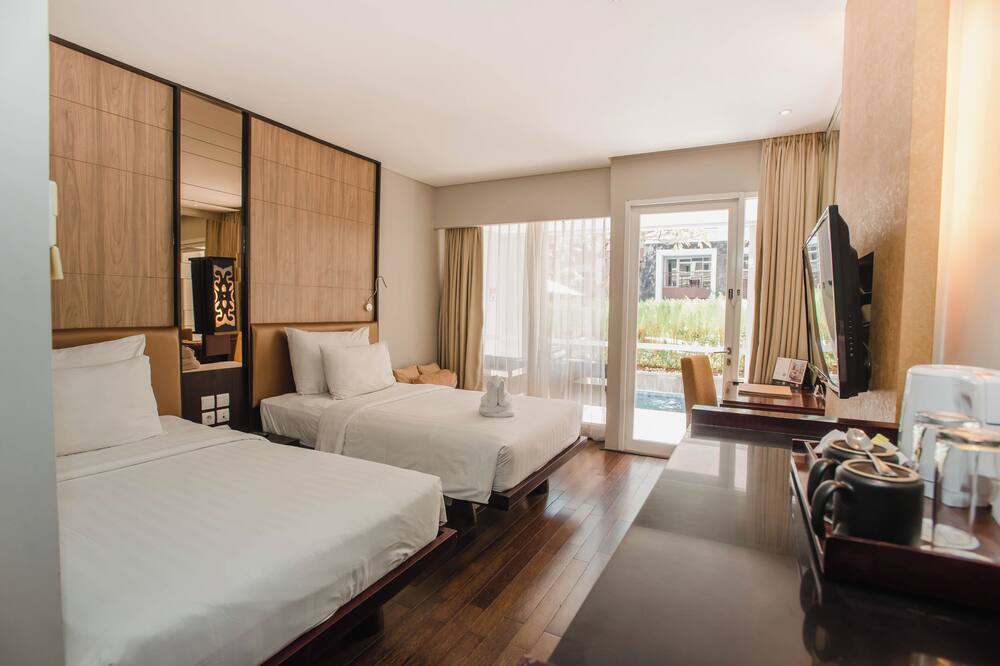 サヌール リゾート ワトゥ ジンバール 写真