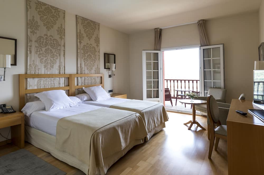 パラドール デ ヴィック-サウ 写真