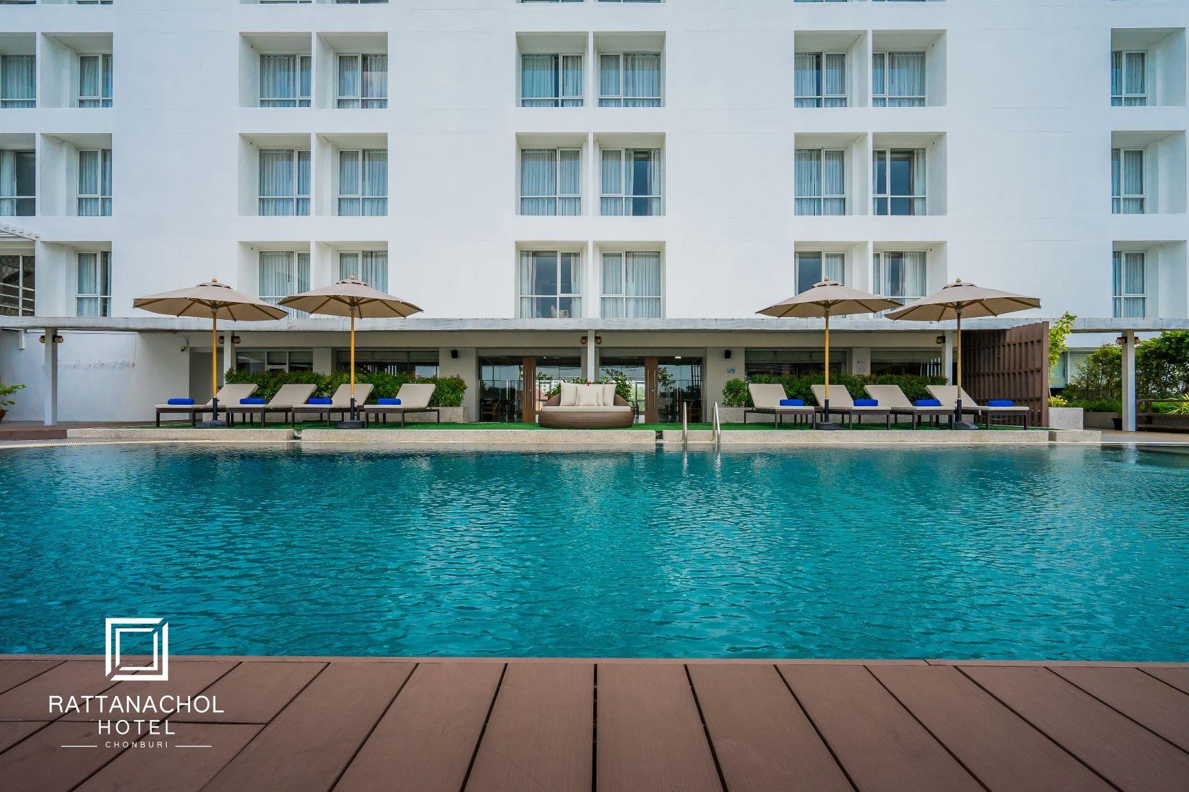 ラッタナチョル ホテル 写真