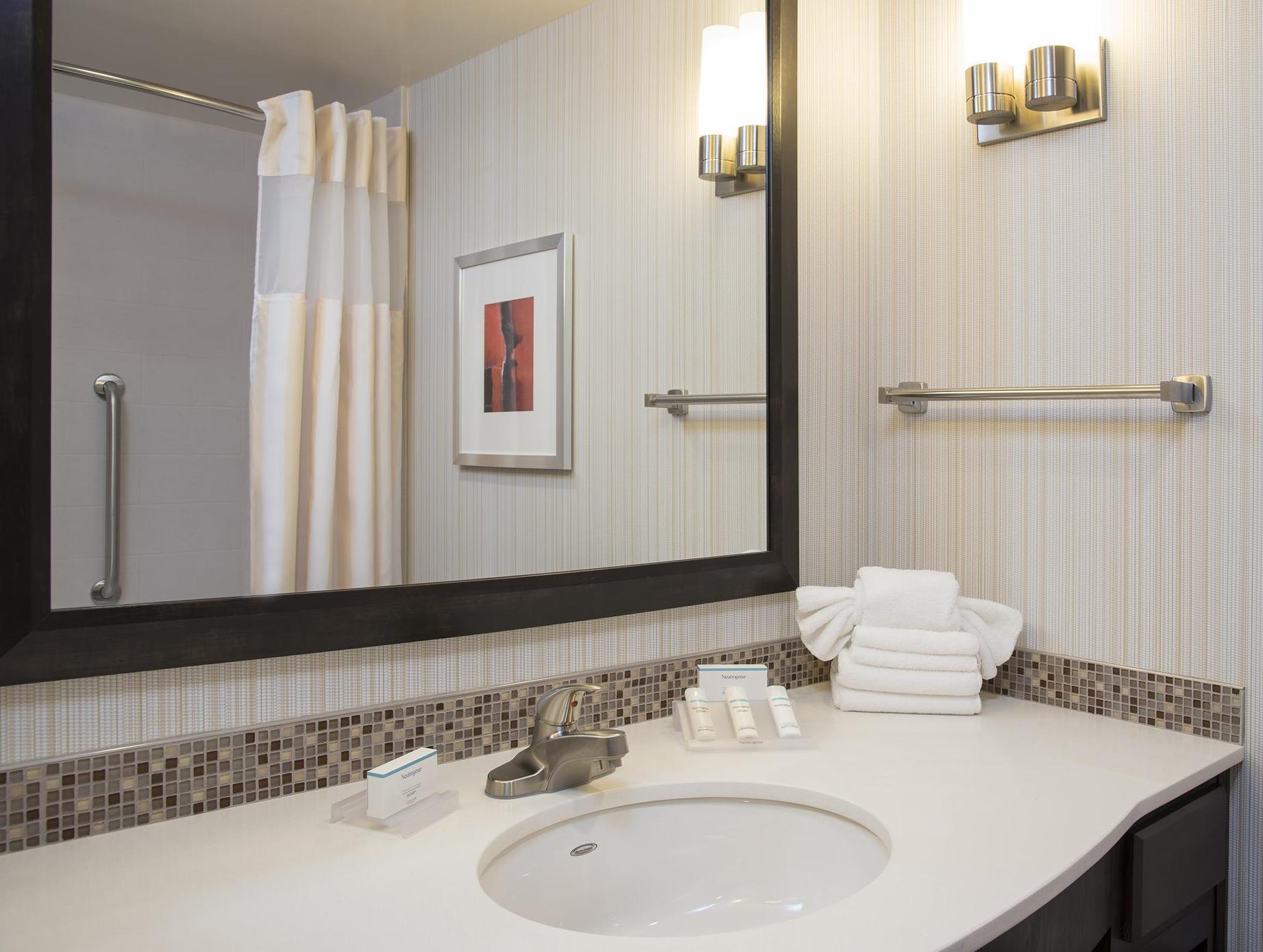 ヒルトン ガーデン イン ルイビル ダウンタウン 写真