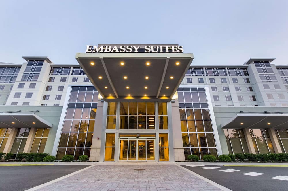 Embassy Suites by Hilton Newark Airport 写真