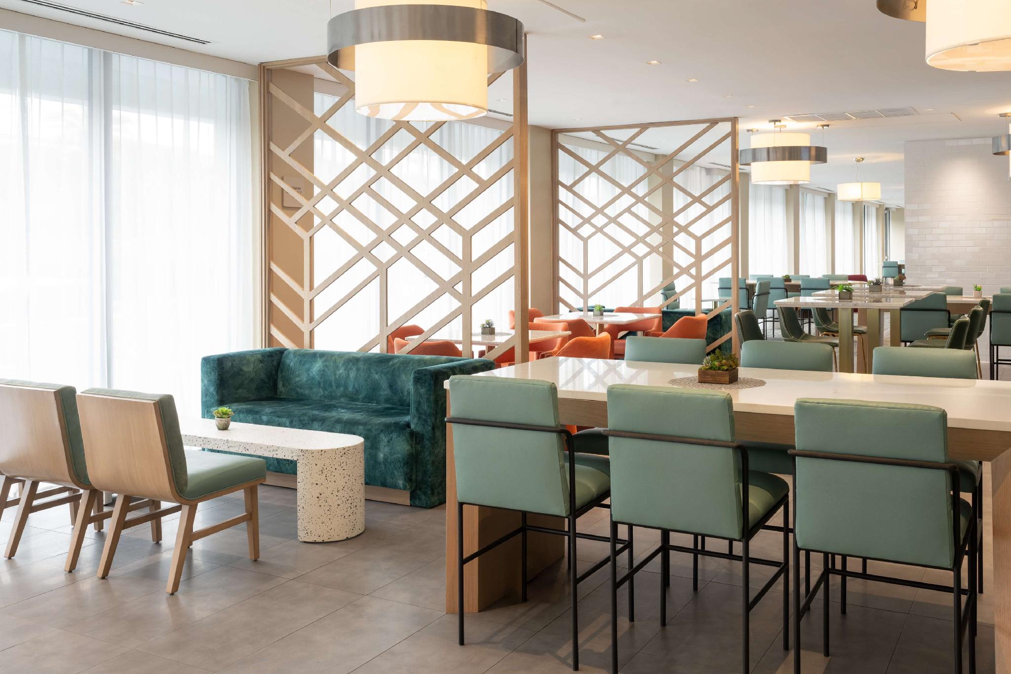 DoubleTree by Hilton Miami North I-95 写真