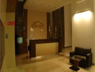 Senator Warsaw Apartments 写真