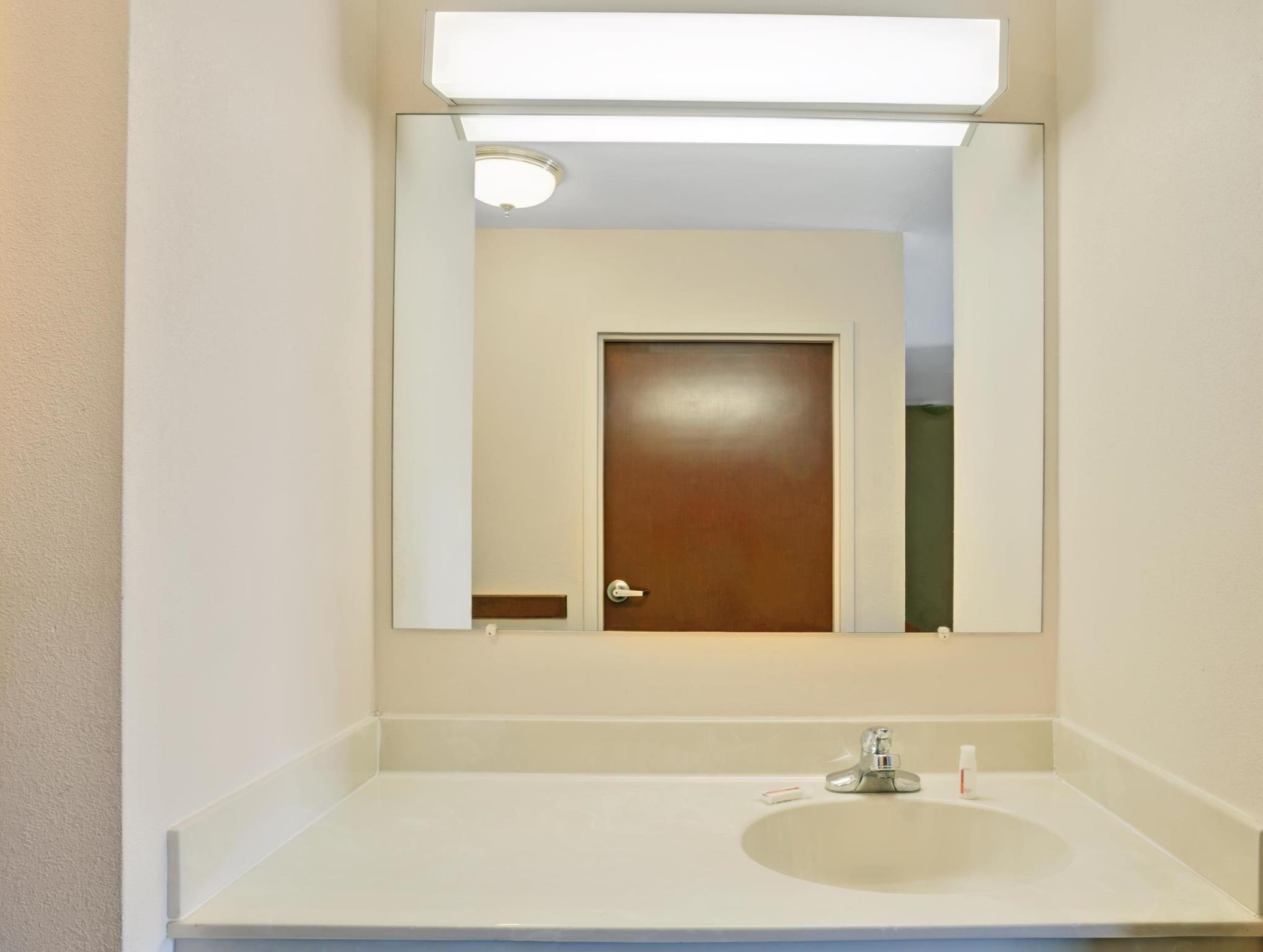 スーパー 8 バイ ウィンダム ルイビル / エキスポ センター 写真