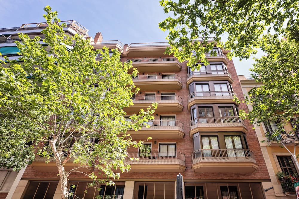 アパートホテル ナポルス 写真