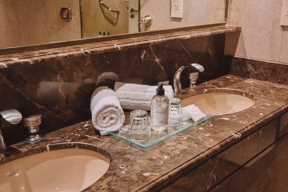 ラマダ バイ ウインダム ブエノスアイレス セントロ 写真