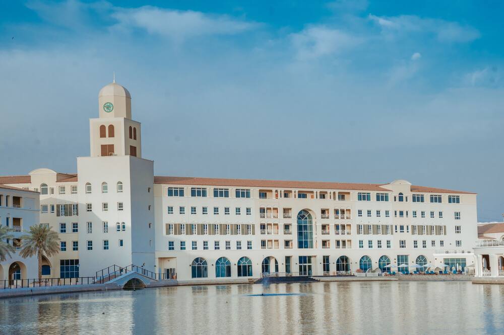 ミレニアム レイクビュー ホテル 写真