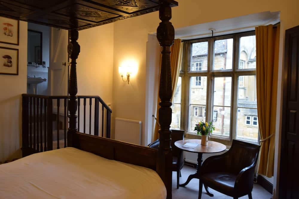 ノエル アームズ ホテル 写真