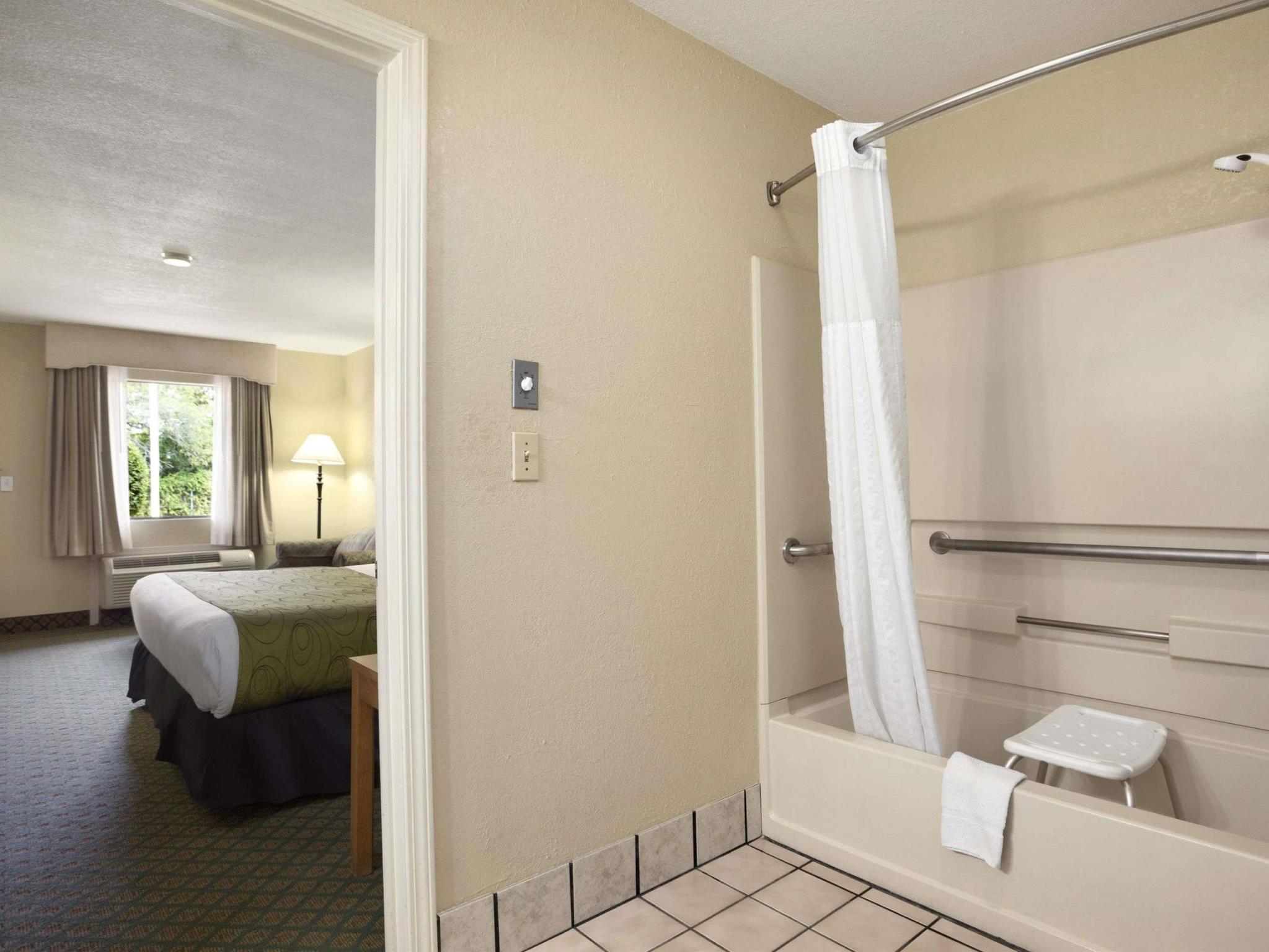 デイズ イン & スイーツ バイ ウィンダム シュトゥットガルト 写真