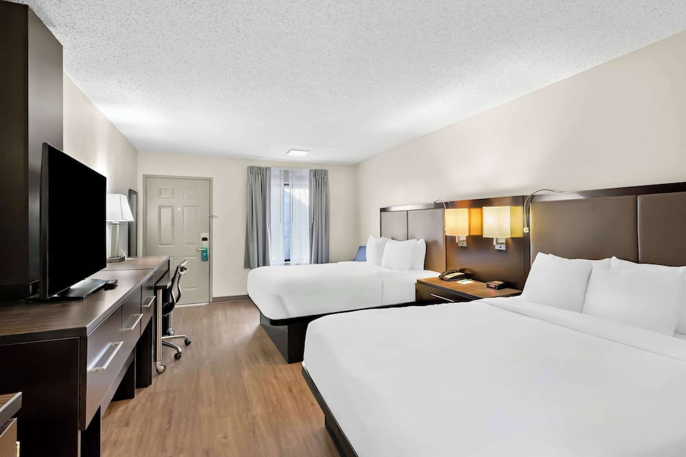 クオリティ イン & スイーツ モンティセロ 写真