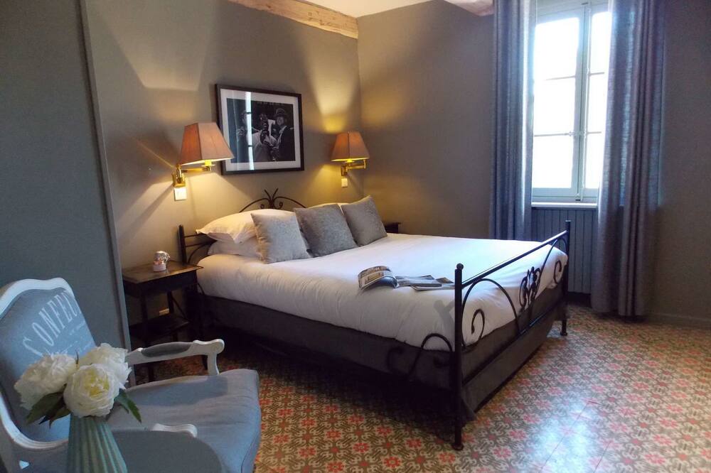 オステルリー ル ロワ ソレイユ 写真