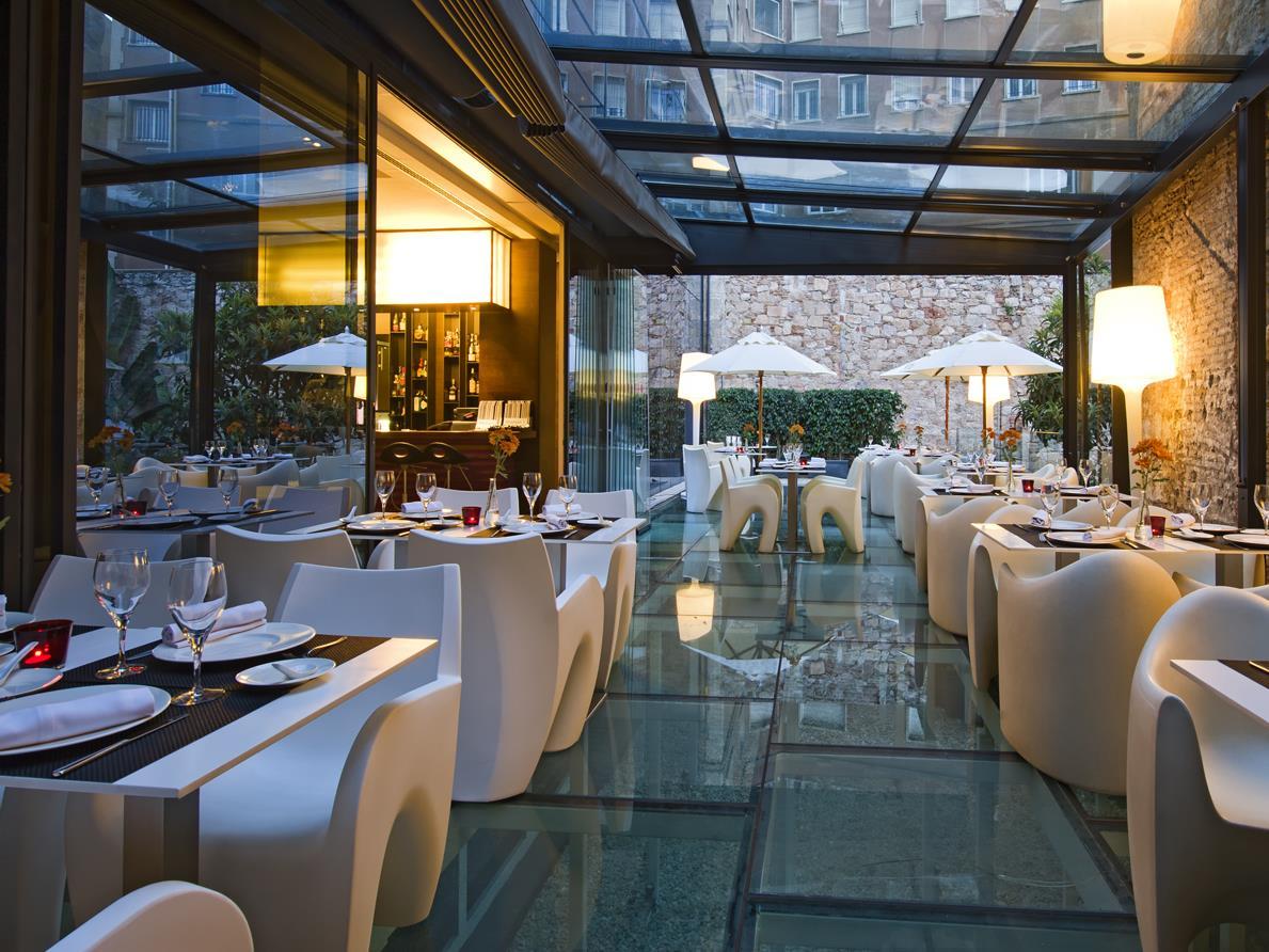 オリビア プラザ ホテル 写真