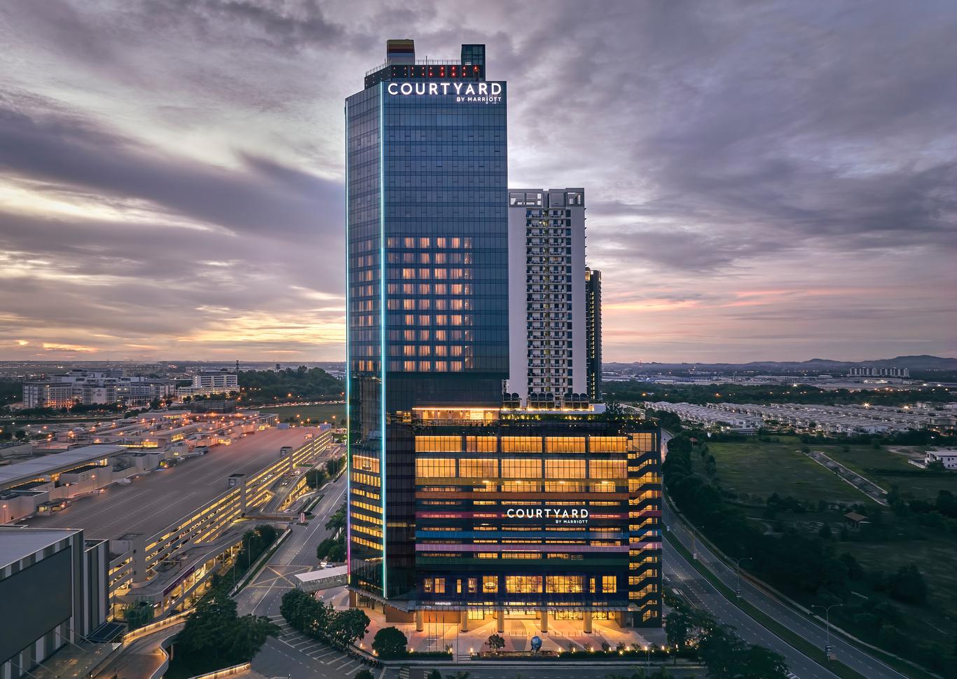 Courtyard by Marriott Setia Alam 写真