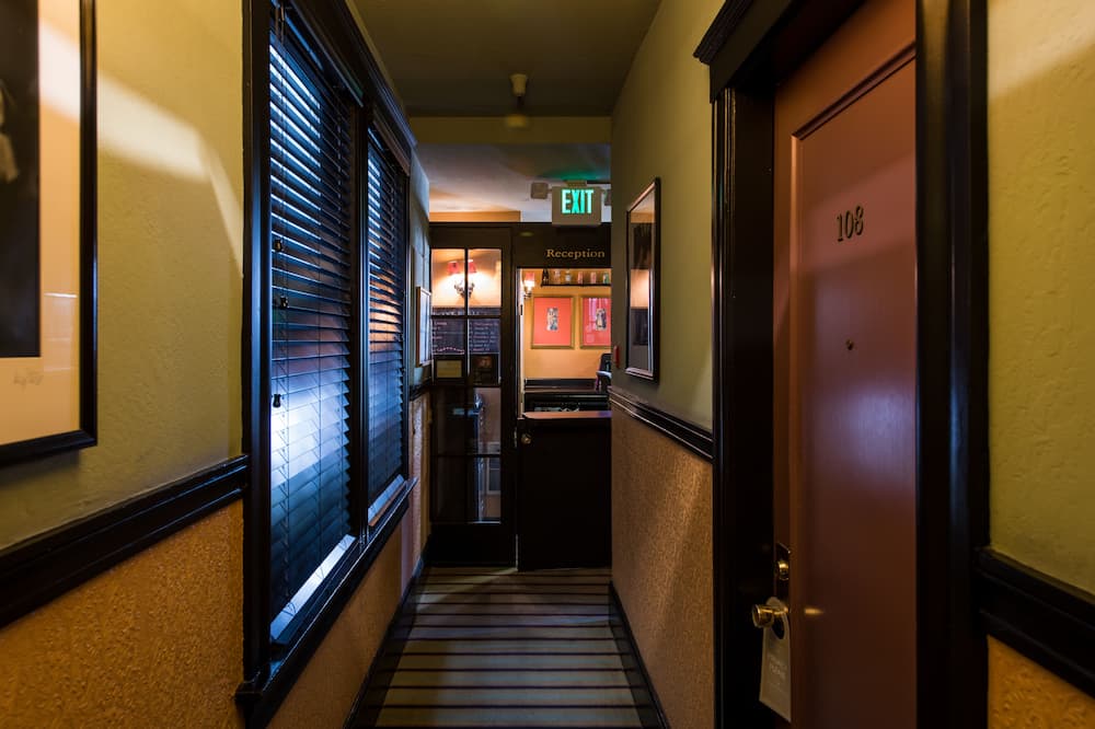 ホテル ボエーム 写真