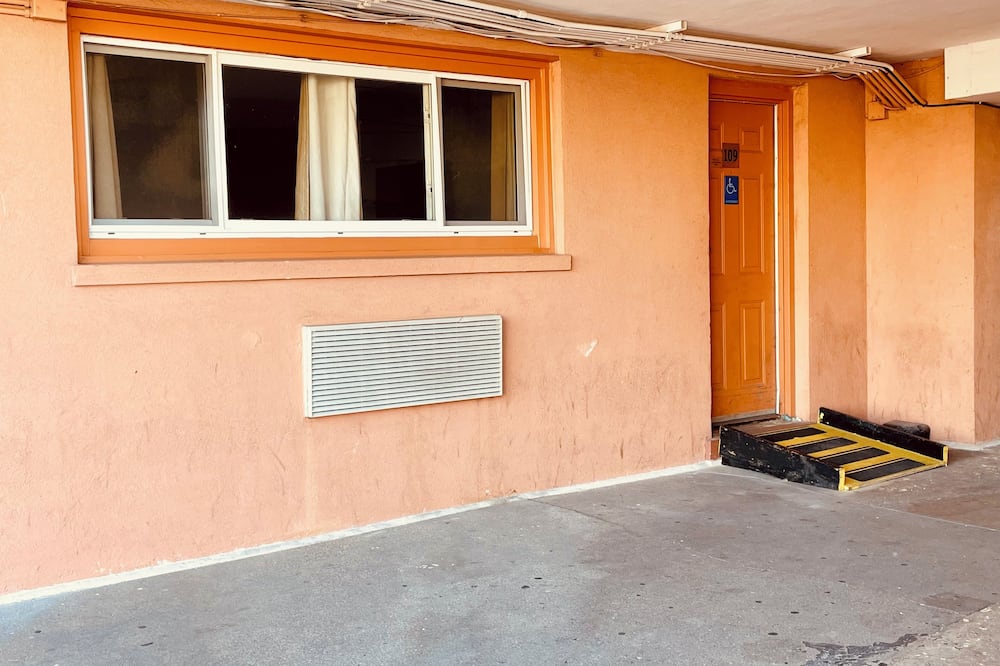 スカイラーク モーテル 写真