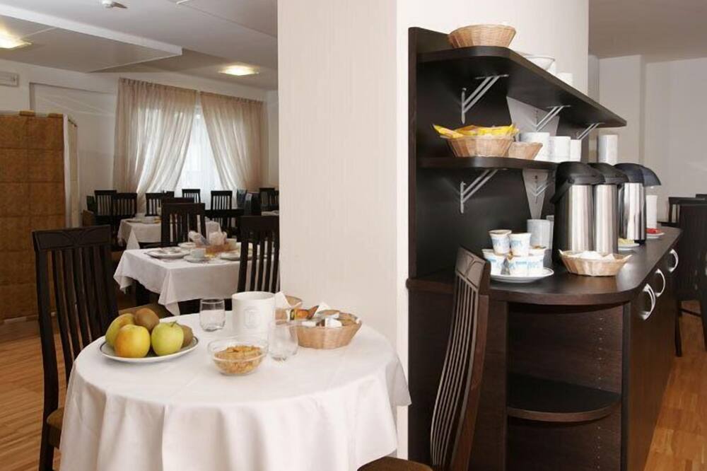 ホテル マリー 写真