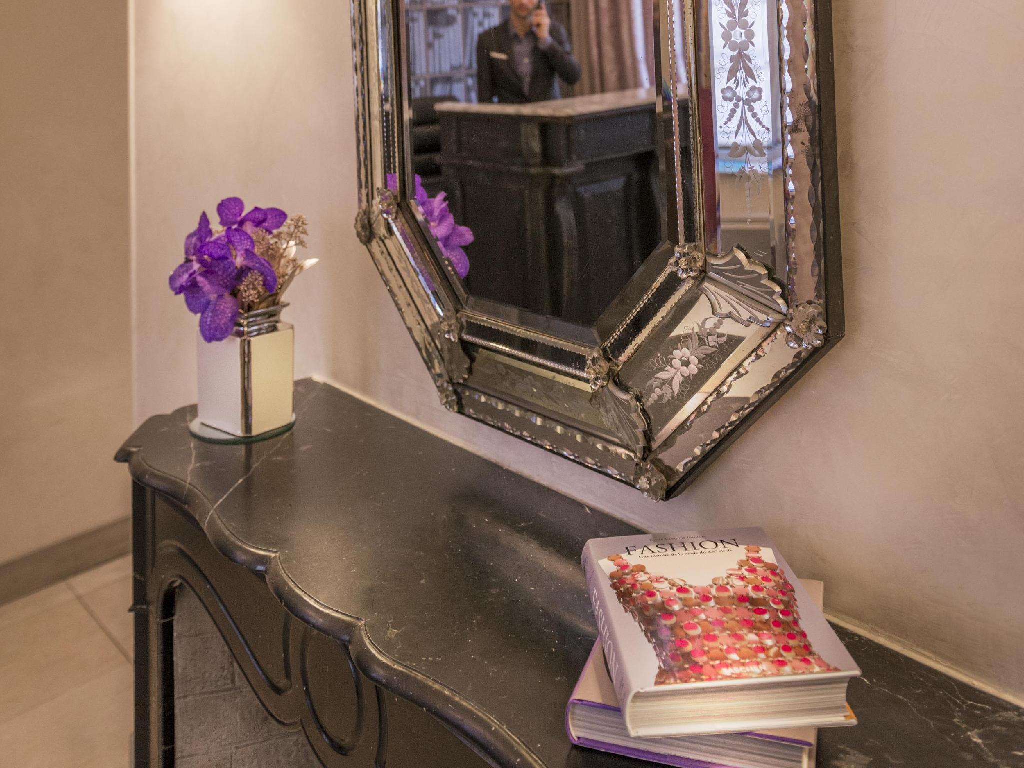 ホテル マグダ シャンゼリゼ 写真