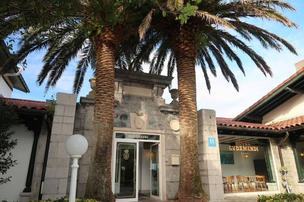 ホテル グダメンディ 写真