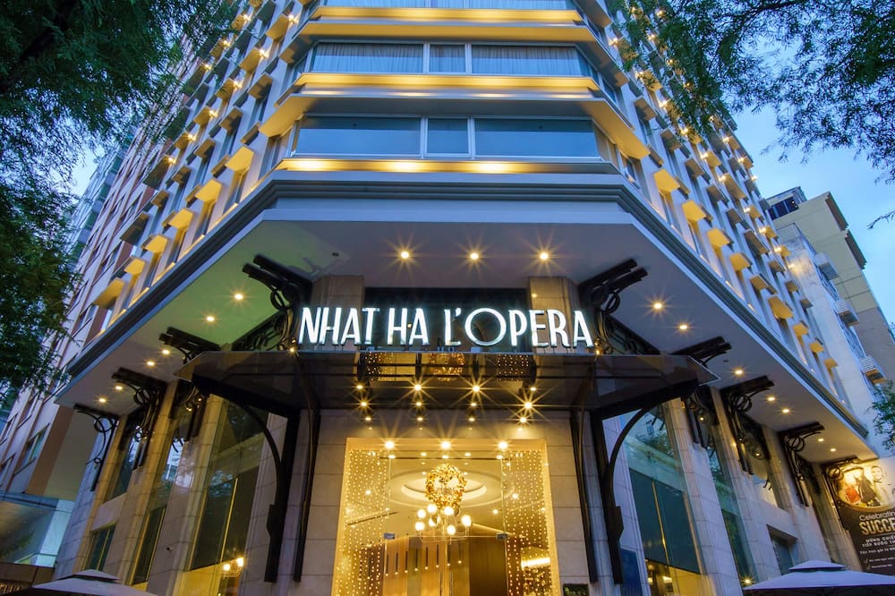 ニャット ハ ロペラ ホテル 写真
