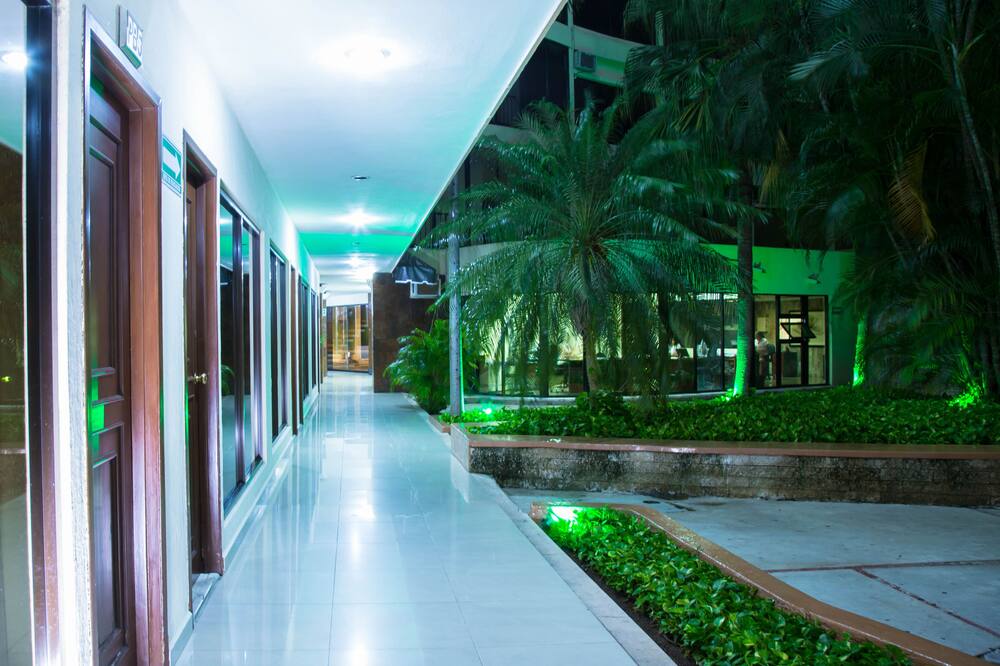 Hotel Ambassador 写真