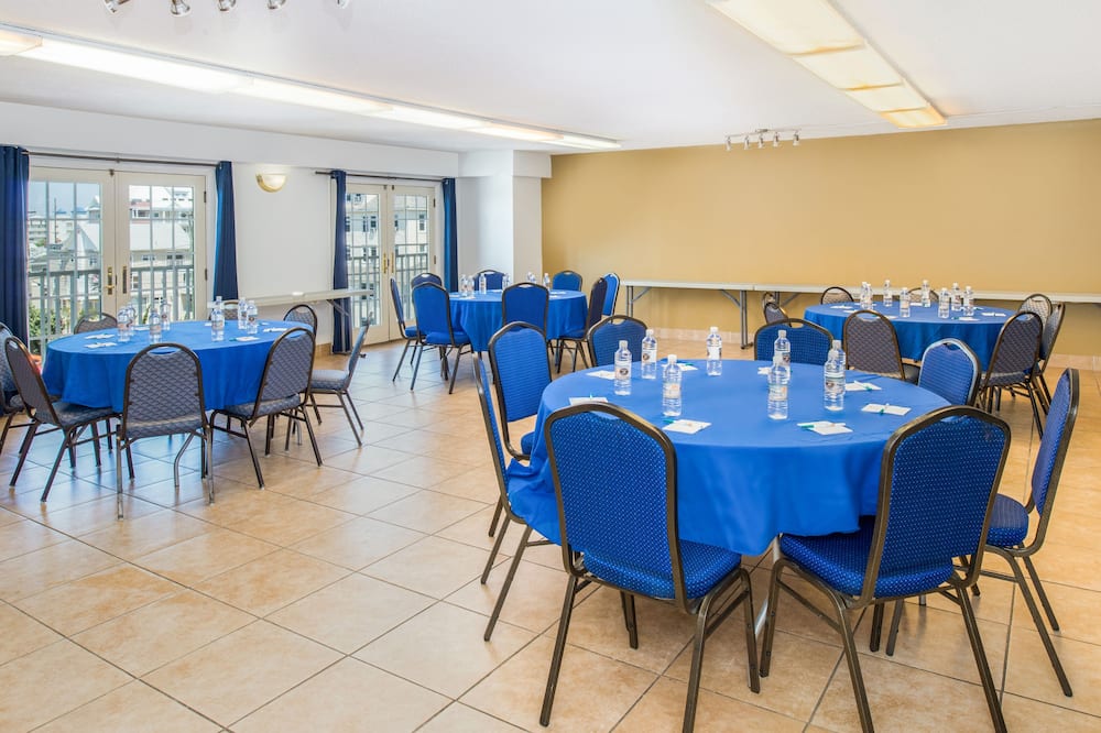 パラダイス プラザ イン 写真