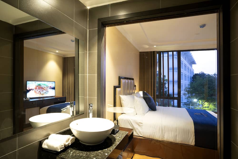 ミレニアム ヒューホテル 写真