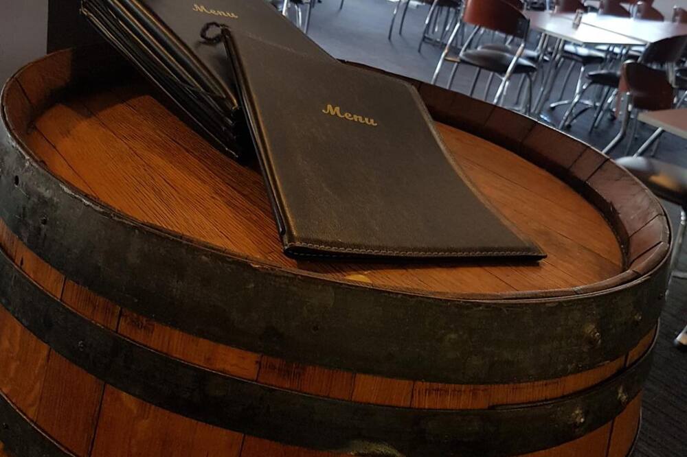 テンターフィールド タバーン アンド モーター イン 写真