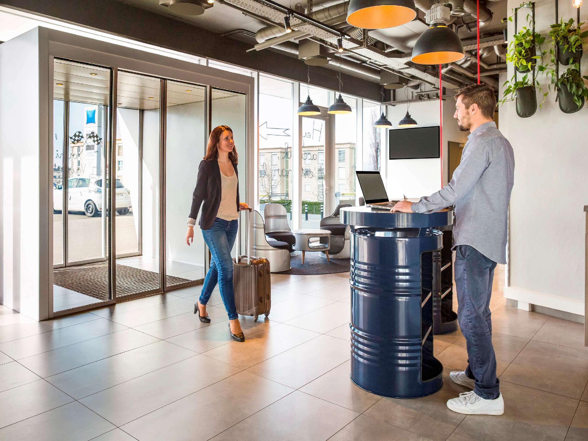 イビス バジェット ローザンヌ ビュシニー 写真