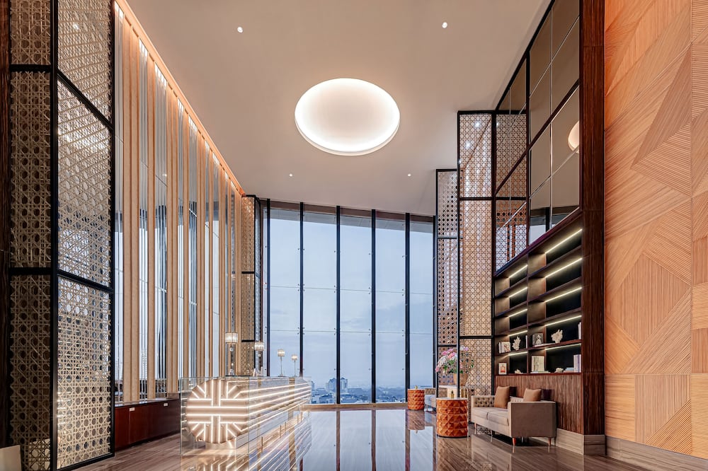 ワイズラグジュホテルスパツィオスラバヤ 写真