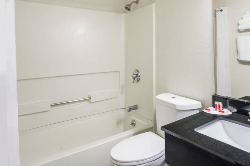 スーパー 8 バイ ウィンダム マンフォードヴィル ケンタッキー 写真