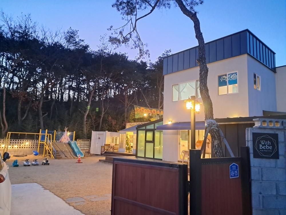 キョンジュ ウィズベベ トクチェ キッズ プールヴィラ 写真