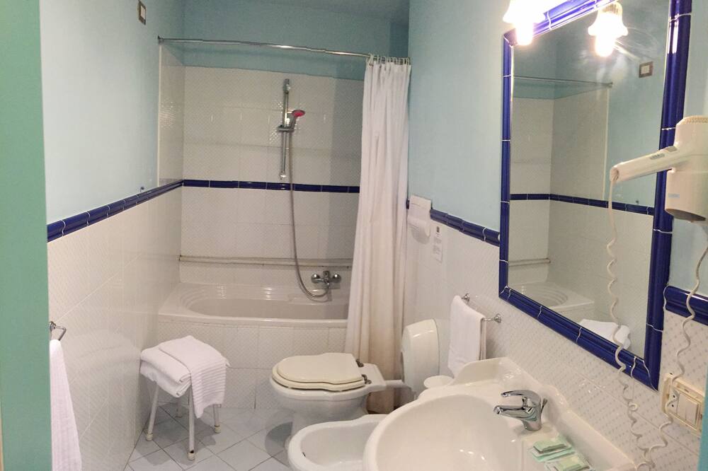 ホテル メディテラネオ 写真