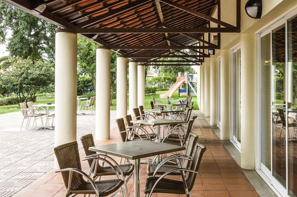 イビス セトゥーバル 写真