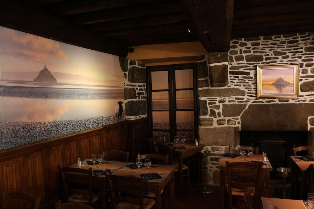 ホテル ル ムートン ブラン 写真