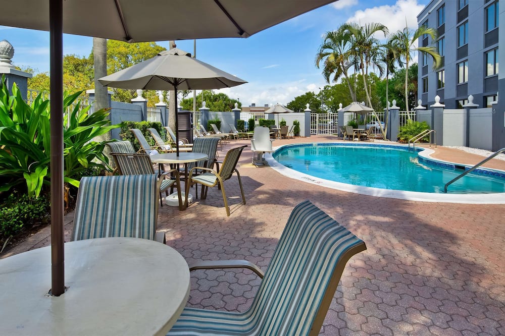 ベスト ウエスタン フォート マイヤーズ イン & スイーツ 写真