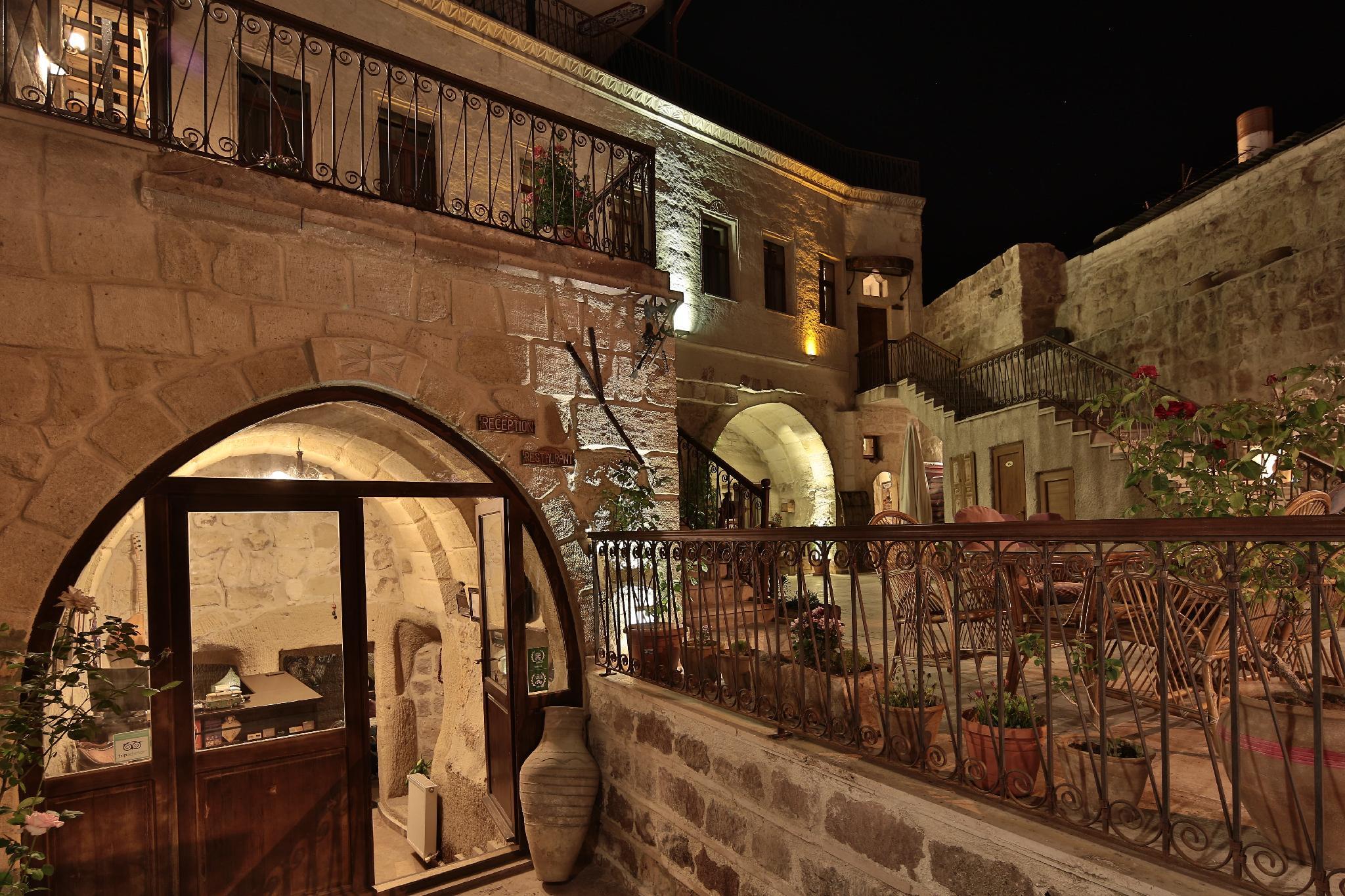 チェレビ ケイブ ハウス 写真