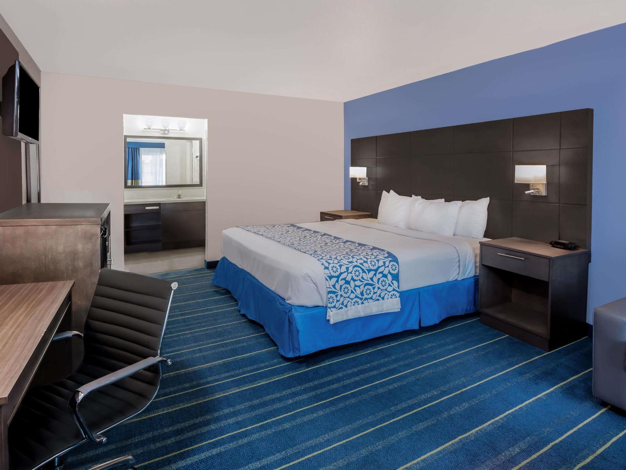 デイズ イン & スイーツ バイ ウィンダム アナハイム アット ディズニーランド パーク 写真