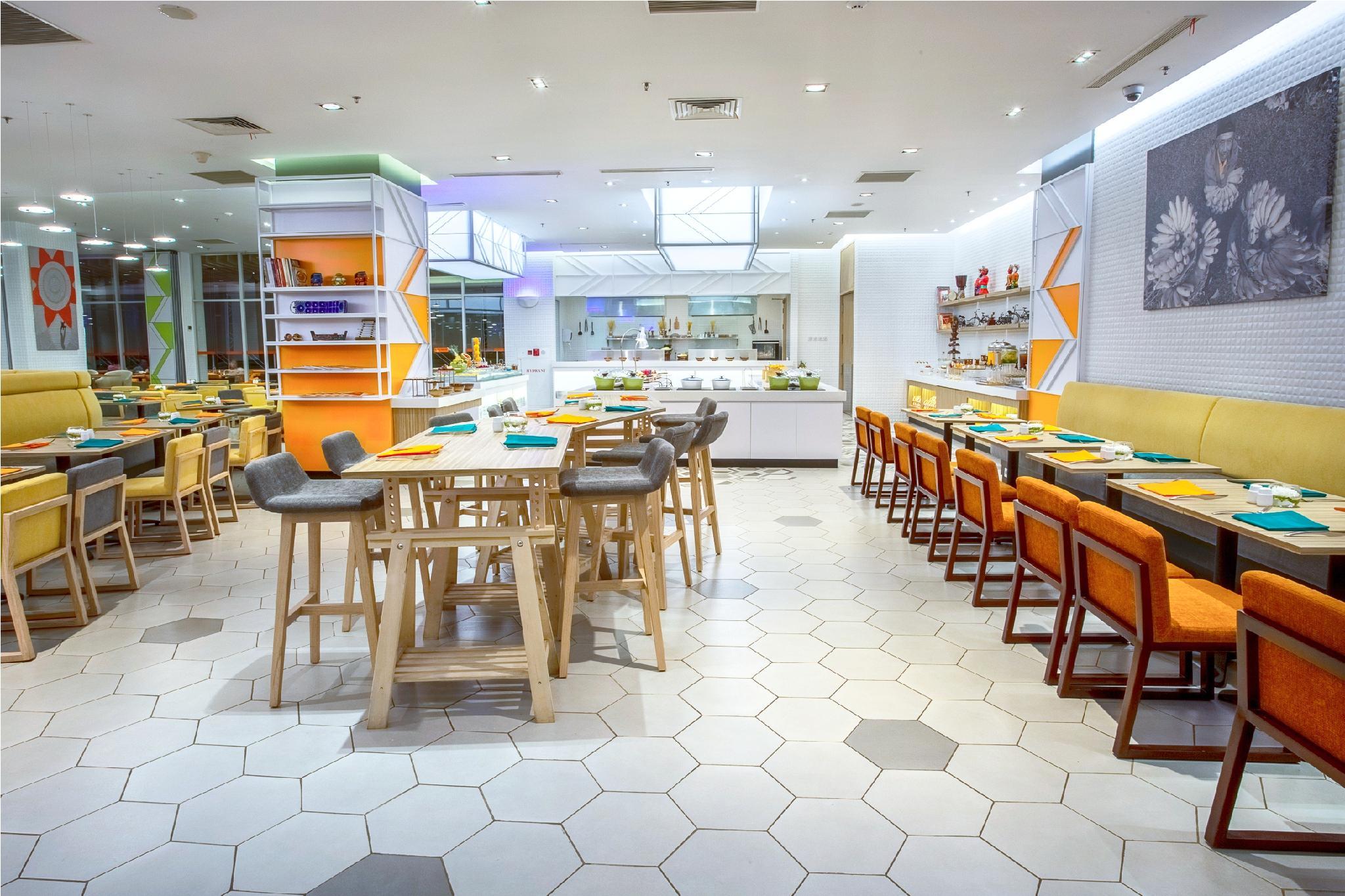 ハリス ホテル&コンヴェンションズ ケラパ ガディン 写真