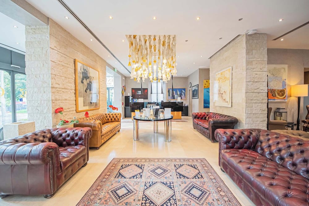 センチュリー ホテル 写真